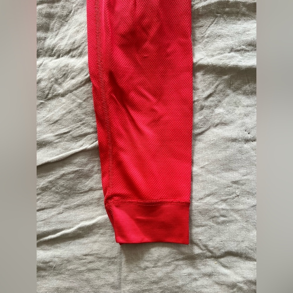 Helly Hansen Red Base Layer Set – Top & Pants | S/M - Picture 15 of 16